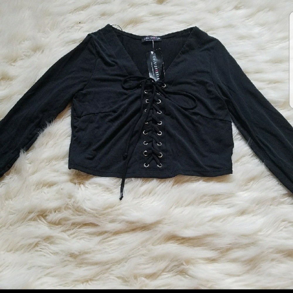 DEAL: 3x$15  🖤FN Crop Top🖤